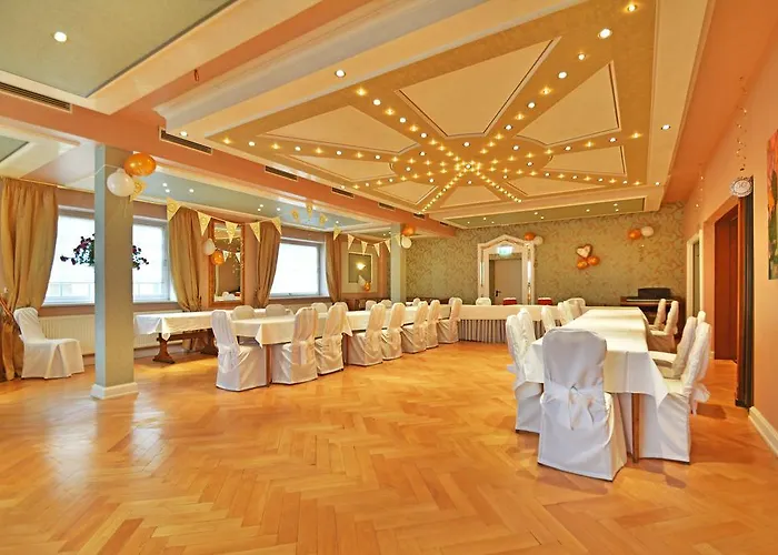 金色太阳酒店 3* 乌辛根