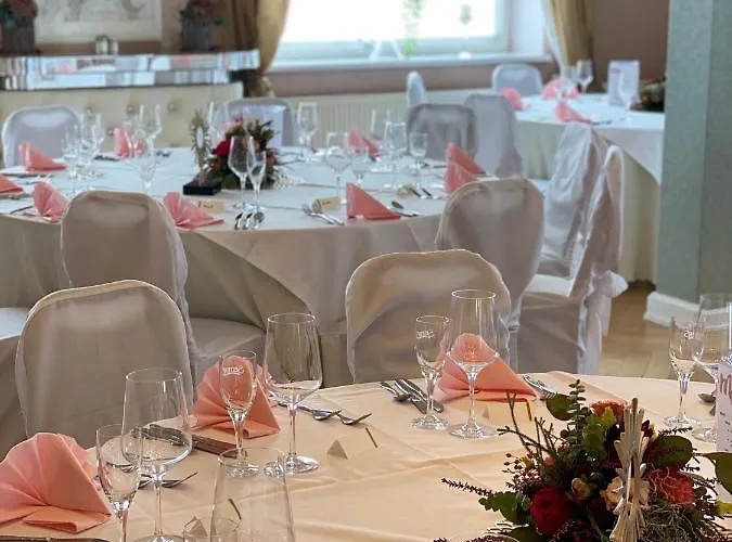 فندق Zur Goldenen Sonne Usingen